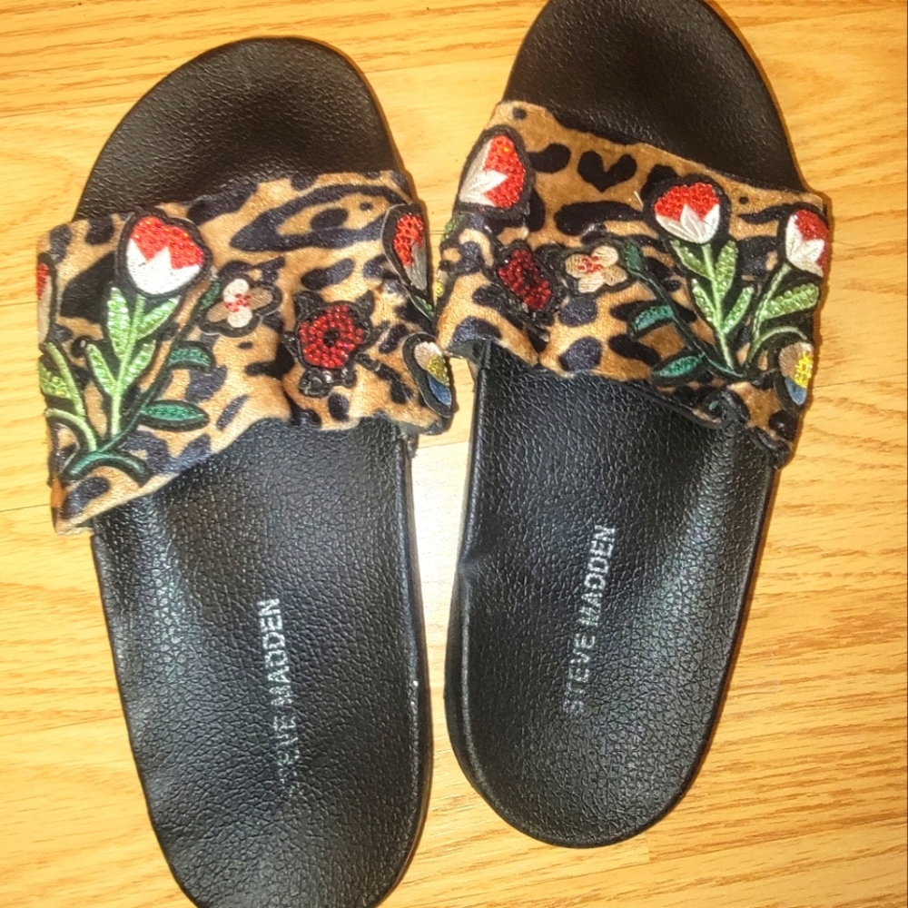 Steve Madden slides